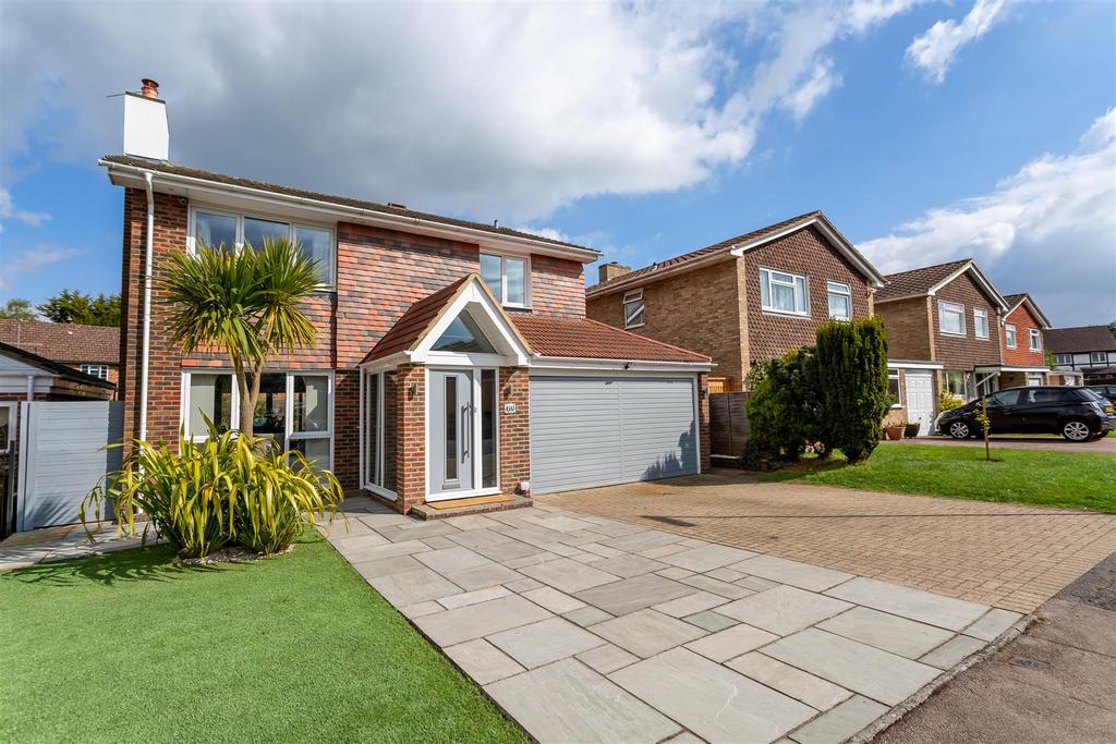 North Acre, Banstead 4 bed detached house £775,000