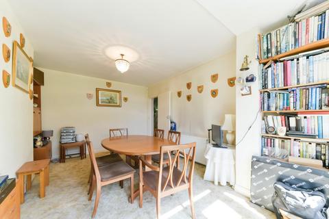 70 Worcester Park Road, Worcester Park, KT4 7QD