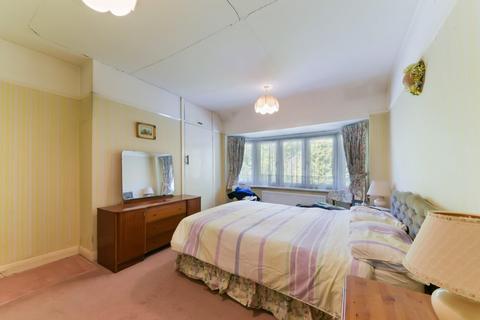 70 Worcester Park Road, Worcester Park, KT4 7QD