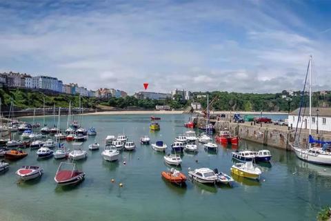 3 bedroom apartment for sale - Apartment 8, Croft House, Tenby
