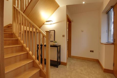 2, West End Cottages Barnards Drive, South Cave, Brough, HU15 2HL