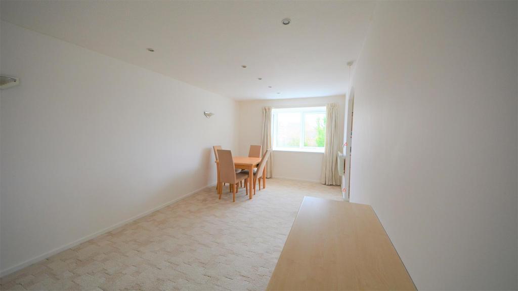 Stokes Court, East Finchley, N2 2 bed apartment £315,000