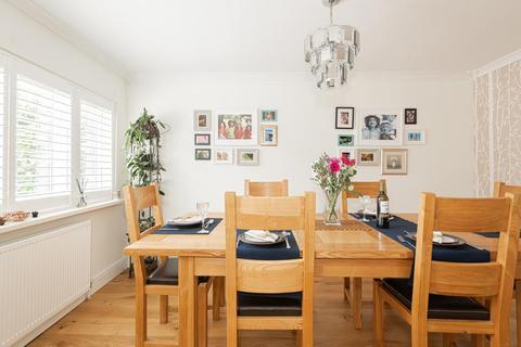 20 Rosedale Road, Epsom, KT17 2JQ