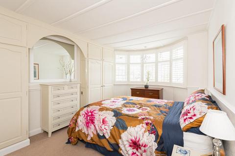 20 Rosedale Road, Epsom, KT17 2JQ