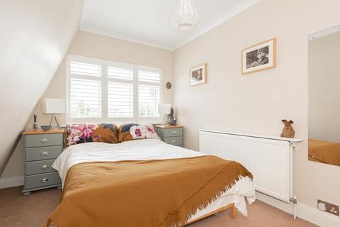 20 Rosedale Road, Epsom, KT17 2JQ