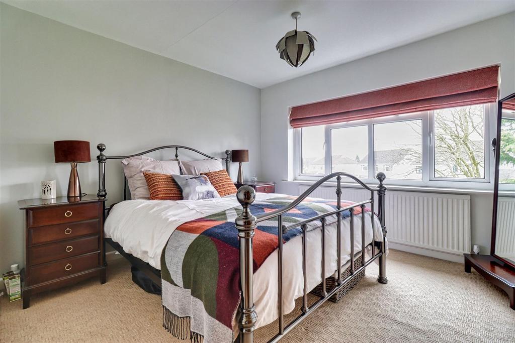 Bed 2.jpg