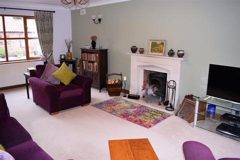 6 Applefields, Wrawby, Brigg, DN20 8GB
