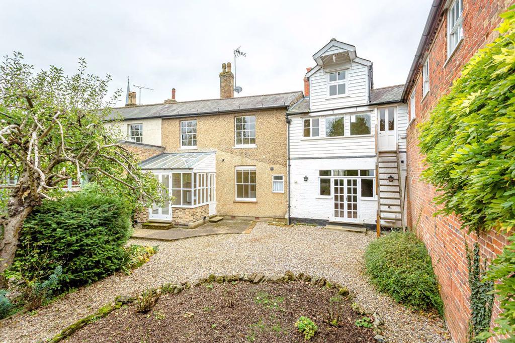 Windhill, Stortford 4 bed house £2,250 pcm (£519 pw)