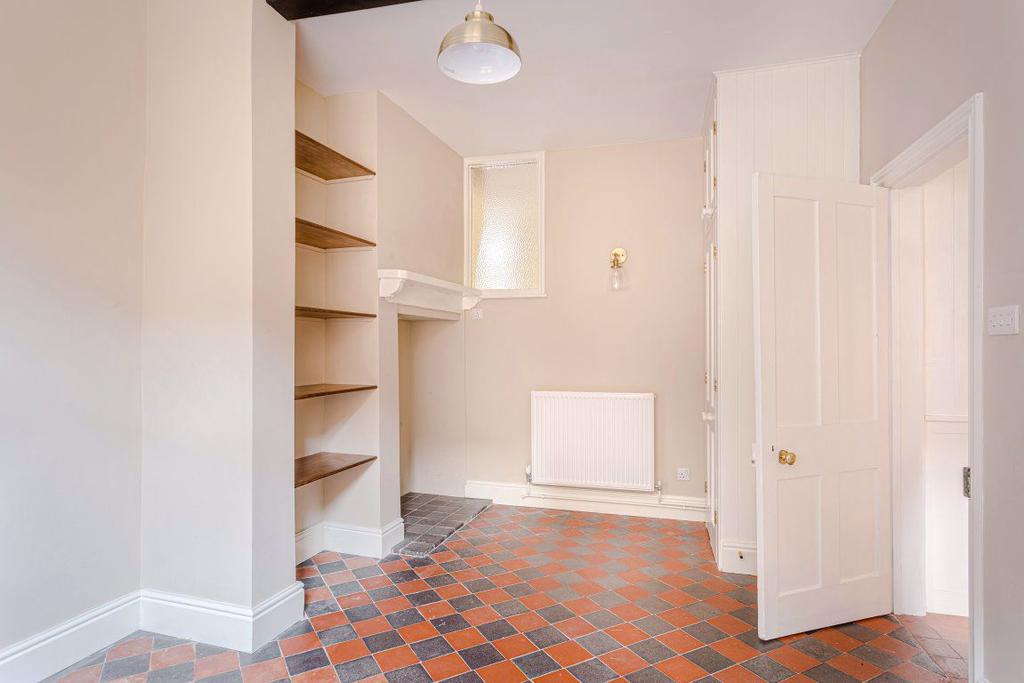 Windhill, Stortford 4 bed house £2,250 pcm (£519 pw)