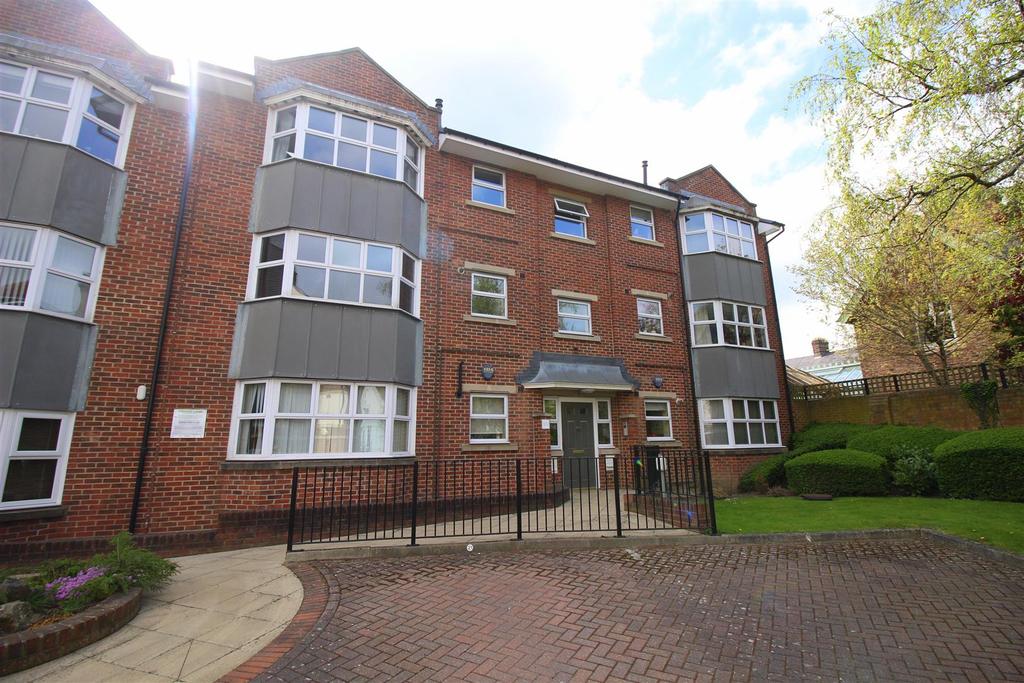 Stanhope Road South, Darlington 2 bed apartment £120,000