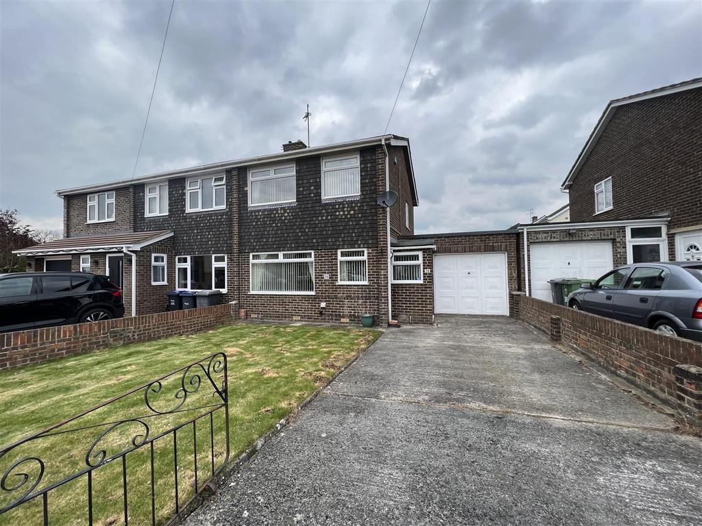 Southview Road, Trowbridge 3 bed house £1,150 pcm (£265 pw)