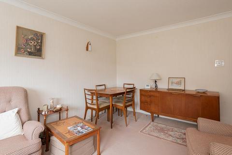 19 Wimborne Close, Epsom, KT17 4DP