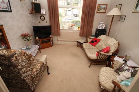 52 Leafield Avenue, Bradford, BD2 3SF