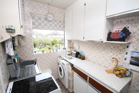 52 Leafield Avenue, Bradford, BD2 3SF
