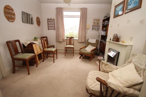 52 Leafield Avenue, Bradford, BD2 3SF