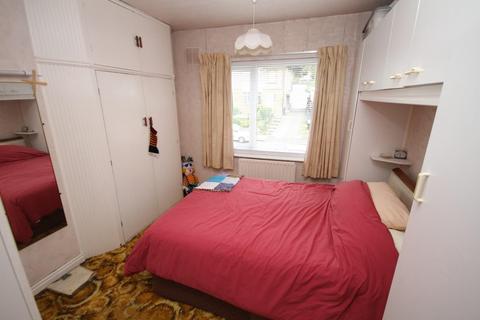 52 Leafield Avenue, Bradford, BD2 3SF
