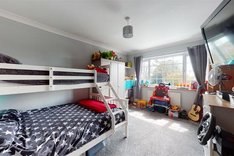 1b Augustine Road, Minster, Ramsgate, CT12 4DG