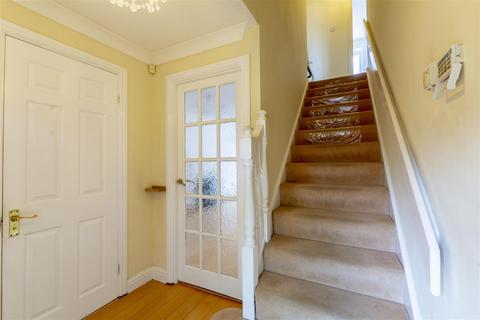 15 Avonbridge Close, Arnold, Nottingham, NG5 8DE