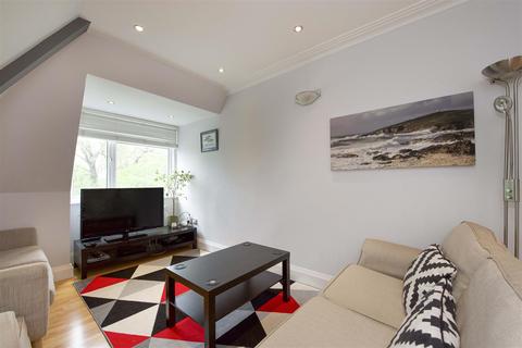 2 bedroom flat for sale - Whitton Road, Twickenham