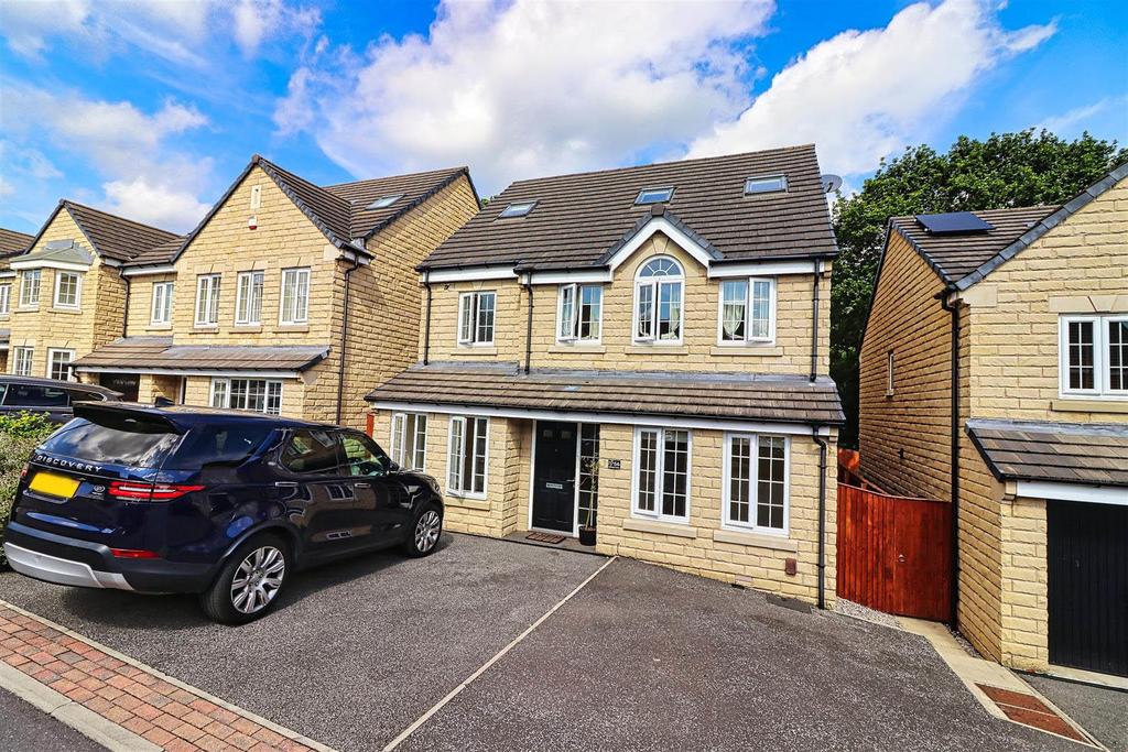 Plantation Drive, Bradford 5 bed detached house £425,000
