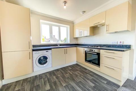 2 bedroom apartment to rent, Riverside Place, Wickford