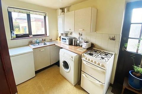 34 Carrbottom Road, Greengates, Bradford, BD10 0BB