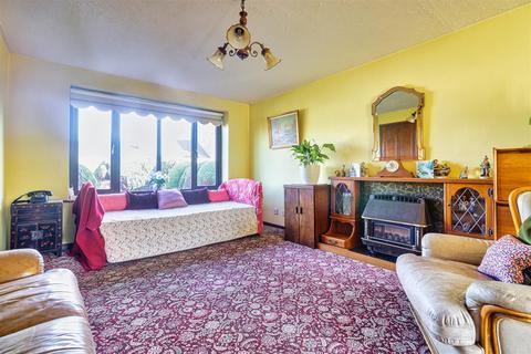34 Carrbottom Road, Greengates, Bradford, BD10 0BB