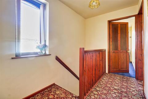 34 Carrbottom Road, Greengates, Bradford, BD10 0BB
