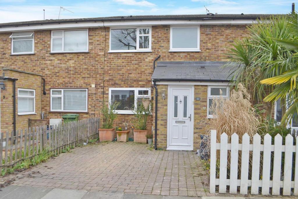 Kingston Lane, Teddington 3 bed terraced house £2,350 pcm (£542 pw)