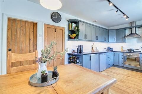 40 Ashtofts Mount, Guiseley, Leeds, LS20 9DB