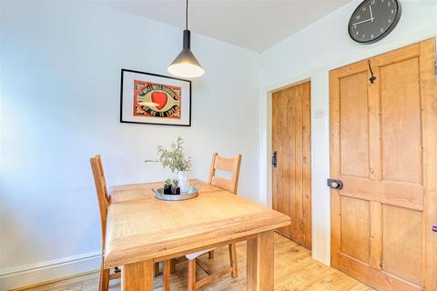 40 Ashtofts Mount, Guiseley, Leeds, LS20 9DB