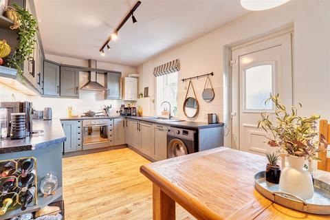 40 Ashtofts Mount, Guiseley, Leeds, LS20 9DB