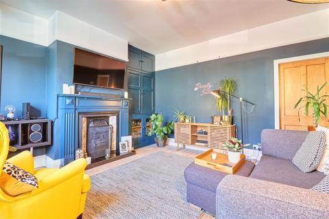 40 Ashtofts Mount, Guiseley, Leeds, LS20 9DB