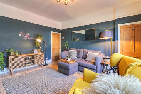 40 Ashtofts Mount, Guiseley, Leeds, LS20 9DB