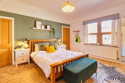 40 Ashtofts Mount, Guiseley, Leeds, LS20 9DB
