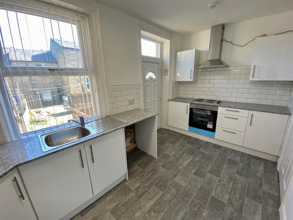 Kitchen 2.jpg