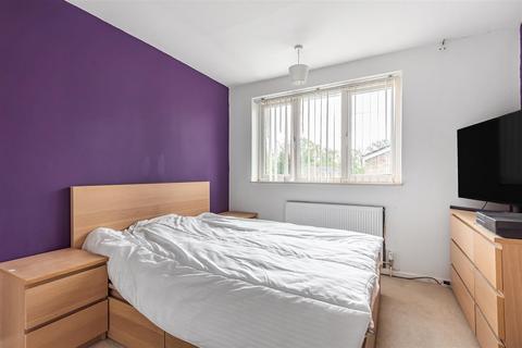 9 Aintree Road, Calmore, Southampton, SO40 2TL