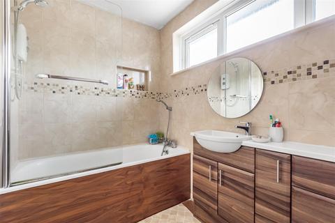 9 Aintree Road, Calmore, Southampton, SO40 2TL