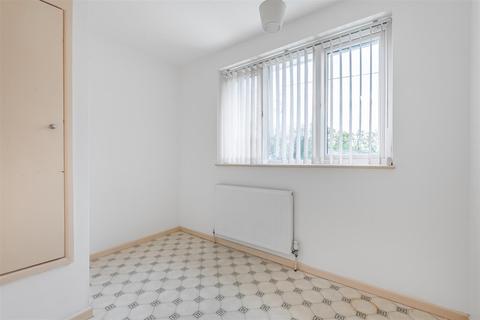 9 Aintree Road, Calmore, Southampton, SO40 2TL