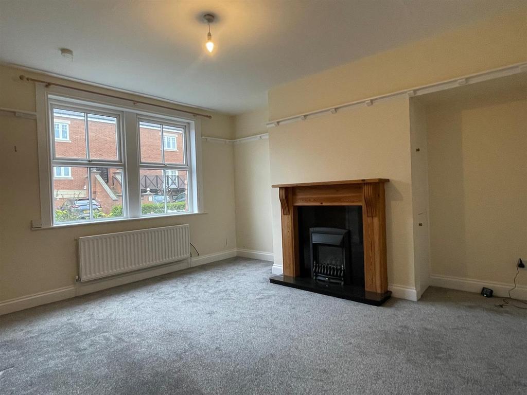 Wellwood Gardens, Morpeth 2 bed terraced house £135,000