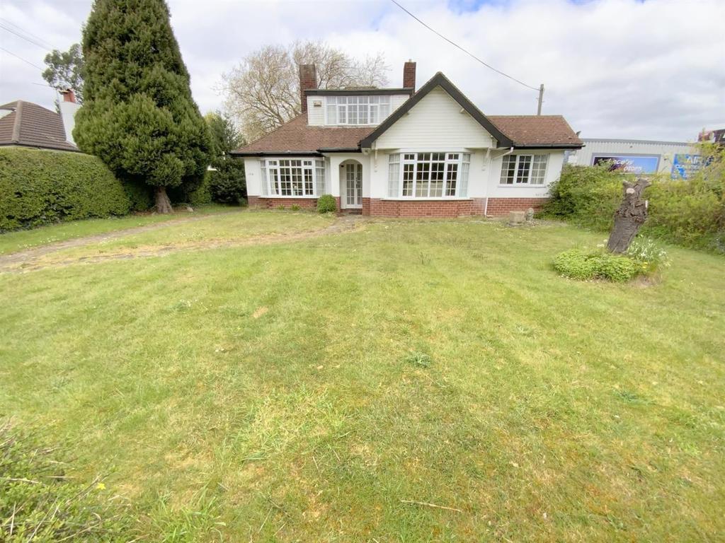 Caistor Road, Laceby, Grimsby 3 bed detached bungalow £275,000