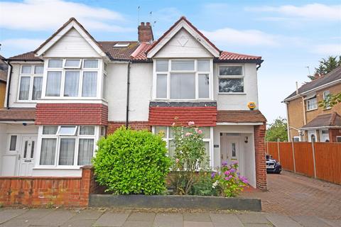 88b Rugby Avenue, Wembley, HA0 3DJ