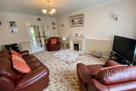 3 bedroom terraced house for sale - Wood Street, Longwood, Huddersfield