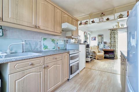 11 Moor Lane, Guiseley, Leeds, LS20 9DX