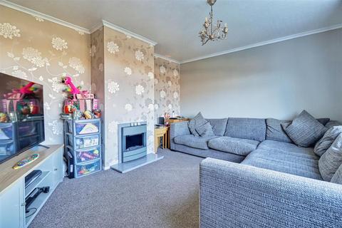 6 Eliot Grove, Guiseley, Leeds, LS20 9BH