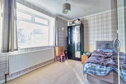 6 Eliot Grove, Guiseley, Leeds, LS20 9BH