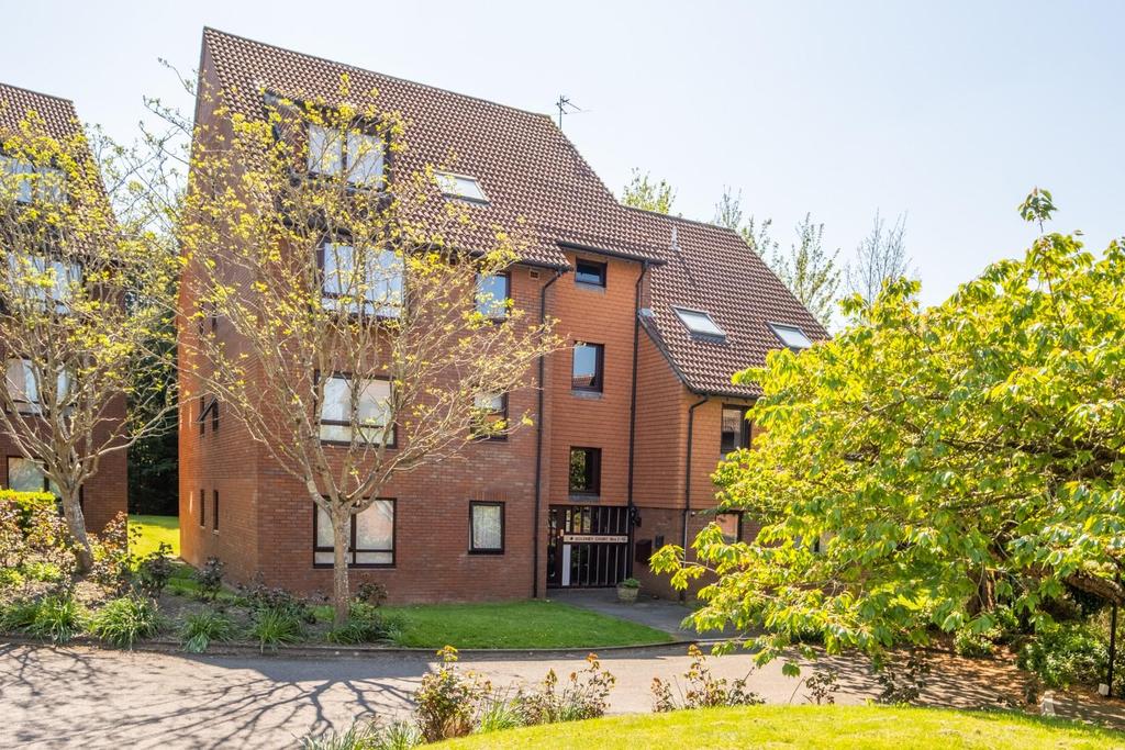 2 Goldney Court - 24.jpg
