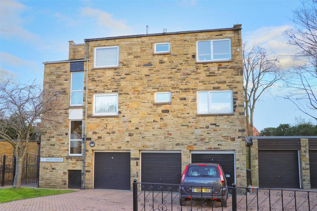 Marlowe Court, Renton Drive, Guiseley 1 bed apartment £115,000