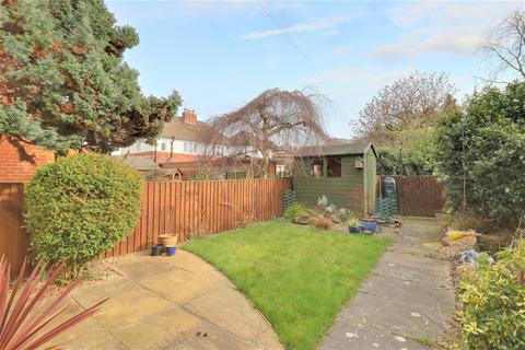 77 Fieldhead Road, Guiseley, Leeds, LS20 8DU