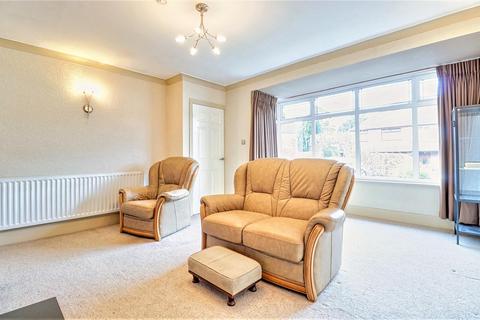 77 Fieldhead Road, Guiseley, Leeds, LS20 8DU